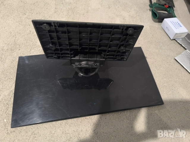 Стойка за LG 32LV4500, снимка 2 - Стойки, 3D очила, аксесоари - 53696732