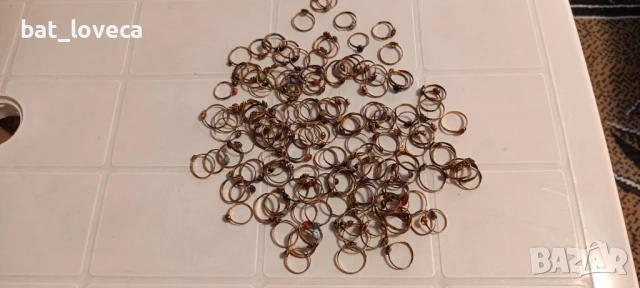 Винтидж пръстени от миналия век – 164 броя микс от модели, снимка 3 - Антикварни и старинни предмети - 51076404