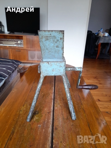 Стара мелница,трошачка за храна за птици, снимка 2 - Други ценни предмети - 52945424