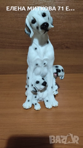 Изразителна статуетка на Мама Далматинка с двете си рожби