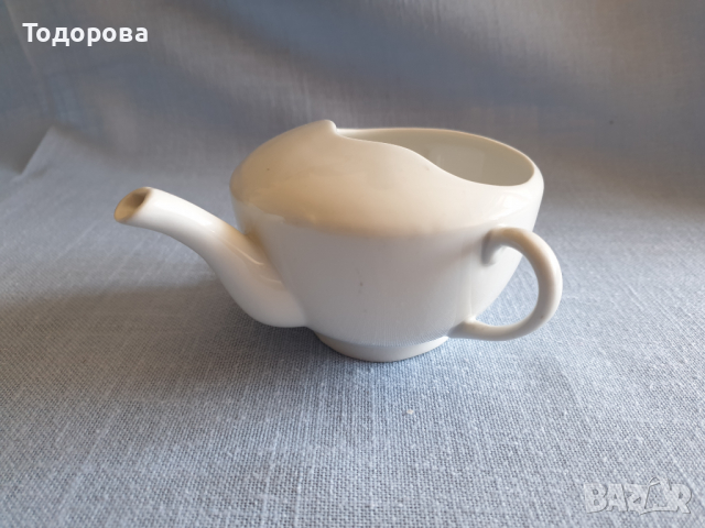 Стара чехска порцеланова сосиера,каничка