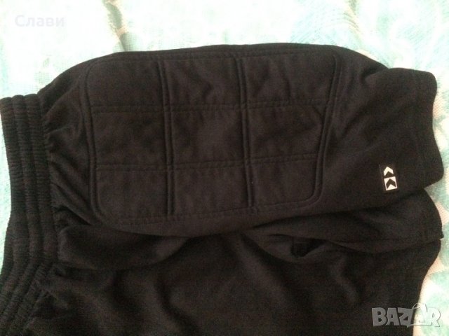 Оригинални вратарски шорти Hummel, снимка 3 - Спортни дрехи, екипи - 34555900