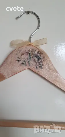 Дървени закачалки за дрехи, винтидж стил с декупаж, снимка 14 - Други стоки за дома - 47766325