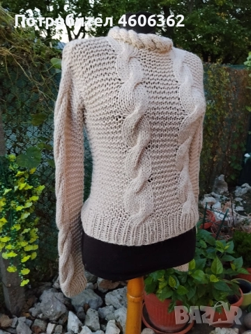 ръчно изплетен пуловер 
