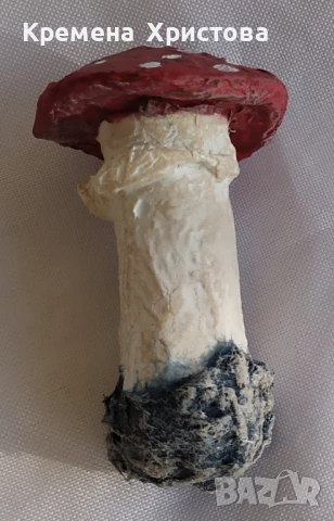 Брошка Гъбка