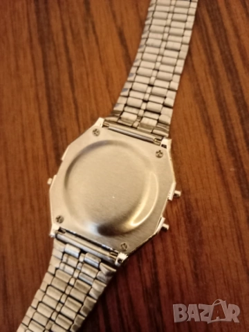 Часовник елекронен, снимка 2 - Мъжки - 53497959