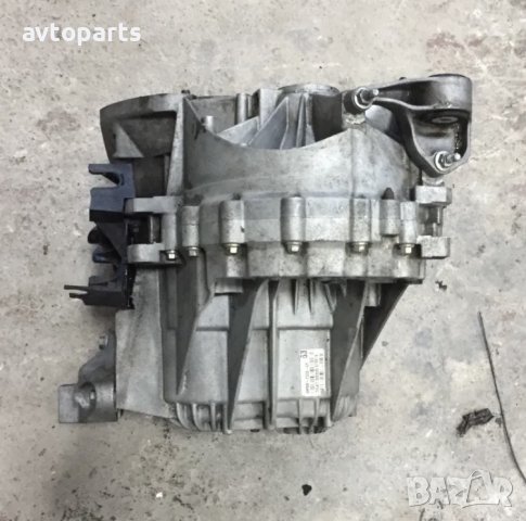 Volvo v50 2.0d 136ks скоростна кутия/5 скорости, снимка 2 - Части - 40729850