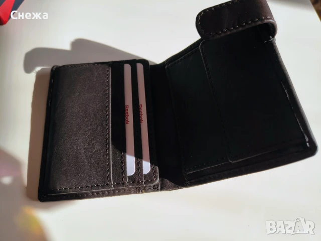 Reebok Division с RFID защита малък вертикален портфейл, снимка 7 - Портфейли, портмонета - 50506624