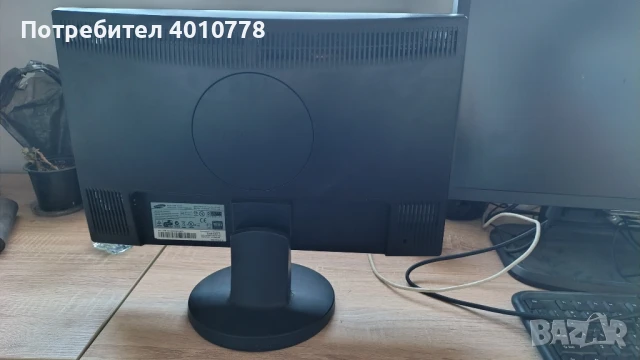 Монитор Samsung 943SN 19", снимка 3 - Монитори - 51304780