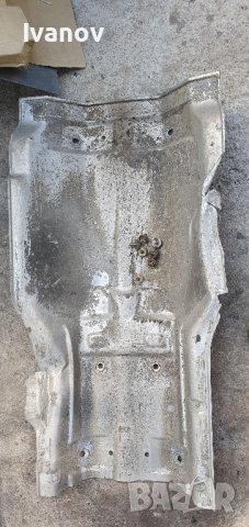Предпазна алуминиева ламарина над генерацията под кардана за бмв е34