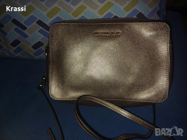 Michael Kors чанта в златисто , снимка 2 - Чанти - 52641499