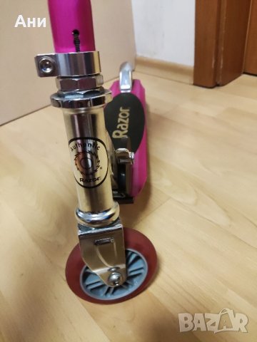 Сгъваема Тротинетка Rozor, снимка 2 - Детски велосипеди, триколки и коли - 41787198