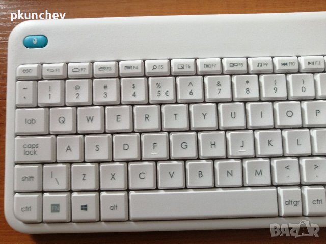 Безжична клавиатура с тъчпад LOGITECH K400 PLUS, снимка 4 - Клавиатури и мишки - 41452329