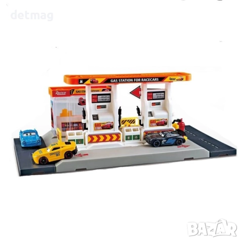 Бензиностанция с път и кола Маккуин DARENLAND, снимка 2 - Коли, камиони, мотори, писти - 52624327