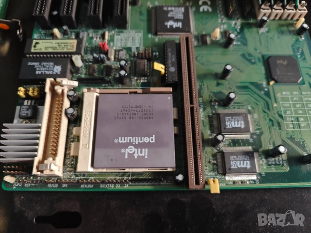Продавам ретро процесор Intel ,дънна платка..., снимка 8 - Други - 51752473