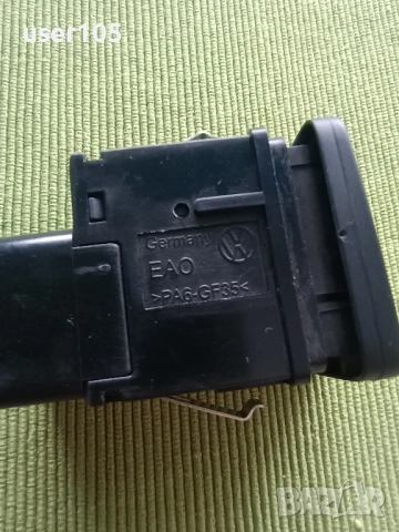 OEM бутон ръчна спирачка за Пасат B6, снимка 2 - Аксесоари и консумативи - 51746417