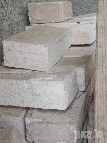 Огнеупорни изолационни тухли + тухли четворки + плътни тухли единички, снимка 3 - Изолации - 49592723