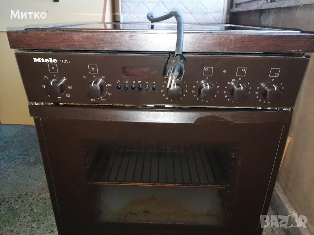 Готварска печка Миеле MIELE H 251 с керамични котлони вградена в Шкаф от МДФ, снимка 2 - Печки, фурни - 56184735