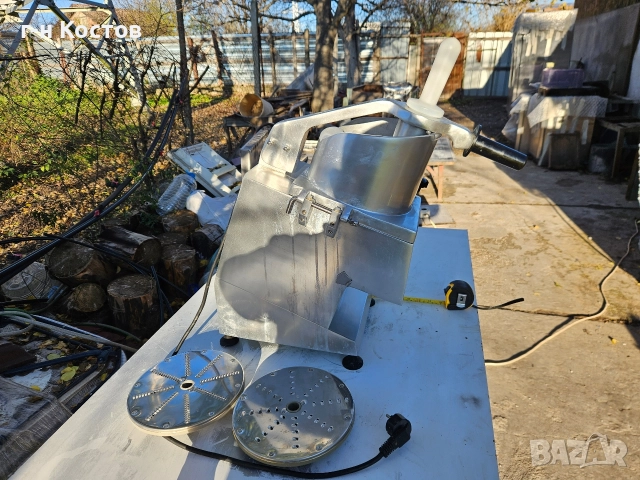 Машина за Стъргане на кашкавал и рязане на зеленчуци Зеленчукорезачка със 5бр. Ножове , снимка 3 - Обзавеждане на кухня - 52614965