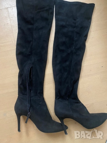 Високи ботуши Stradivarius