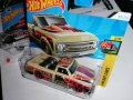 💕🧸Hot Wheels `67 CHEVY C10 HW ART CARS, снимка 2