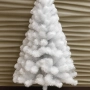 Изкуствена коледна елха в бяло – пухкав снежен ефект, снимка 2