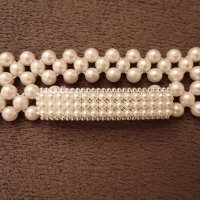 Елегантен еластичен колан бижу с бели/бежови перли и правоъгълна закопчалка с малки перли, снимка 3 - Колани - 41560220