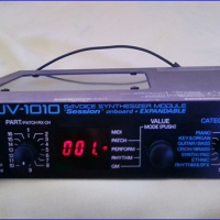 Roland JV1010, снимка 1 - Синтезатори - 44709410