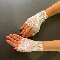 Елегантни дантелени бели/булчински ръкавици без пръсти-код 8603, снимка 3 - Ръкавици - 44808457
