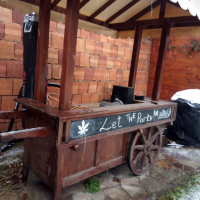Дървена количка, снимка 1 - Градински мебели, декорация  - 36172344
