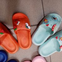 Детски чехли неонови .Много меки , снимка 4 - Детски сандали и чехли - 41023527
