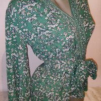 Елегантна блуза р-р S/М, снимка 4 - Блузи с дълъг ръкав и пуловери - 41716084