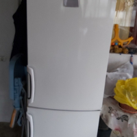 Комбиниран хладилник с фризер