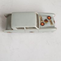 Модел автомобил KDN Ford Anglia de Luxe 1:43, снимка 2 - Колекции - 44262349