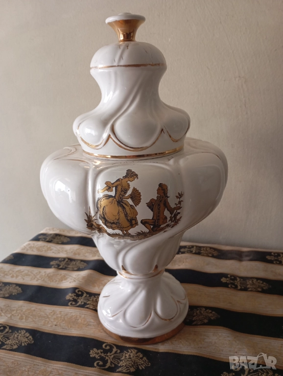 Винтидж порцеланова купа с капак, снимка 1