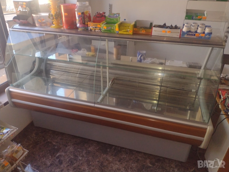 Витрина 2,0м, снимка 1