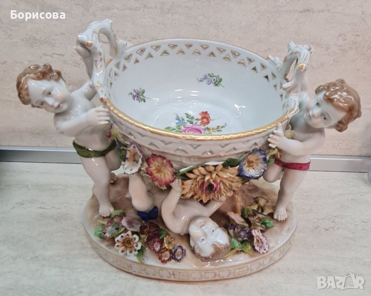 Дрезденска порцеланова фигура Повдигната фруктиера, снимка 1