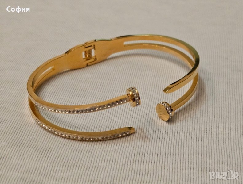 Стилна твърда дамска гривна с камъни цирконии, снимка 1