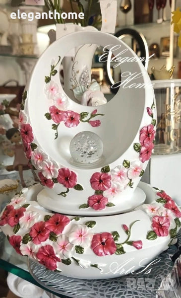 Фонтан -бял с цветя  Фонтан -бял с цветя  Работи на ток Полирезин Височина 35 см Цена - 89,50 лв, снимка 1