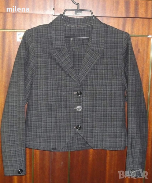 Дамски костюм, снимка 1