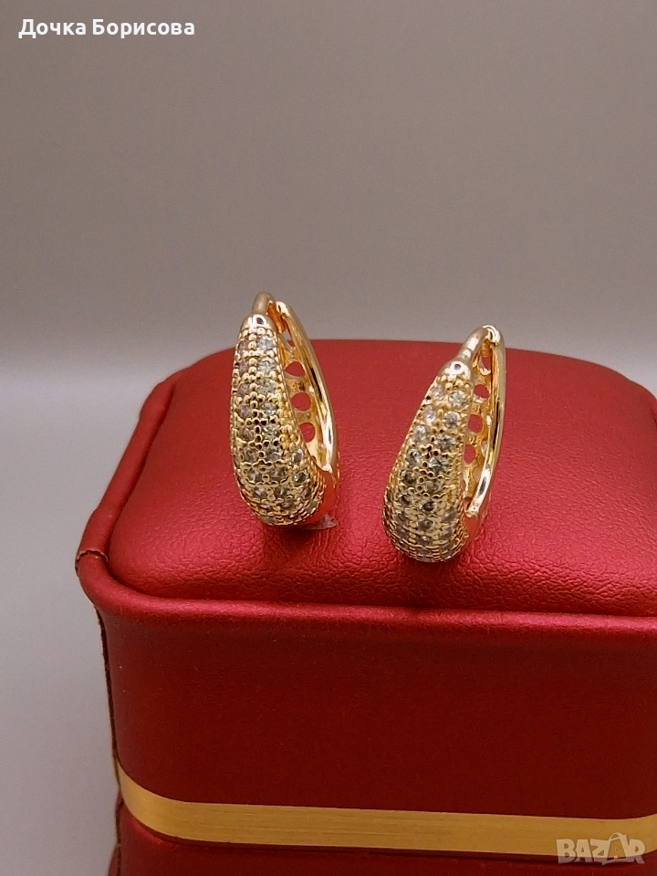 Обеци с камъчета и издължена овална форма с позлата , снимка 1