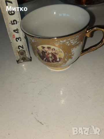 Луксозен сервиз за кафе от фин порцелан ръчно рисуван със златен кант, снимка 10 - Сервизи - 52868005