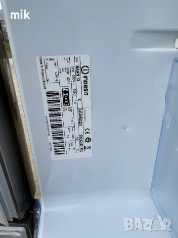 Хладилник с фризер Индезит 189 см , снимка 4 - Хладилници - 53595501