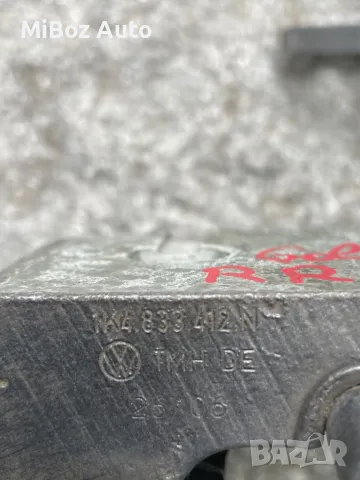 Панта задна врата Фолксваген Голф 5 VW Golf, снимка 2 - Части - 50180218