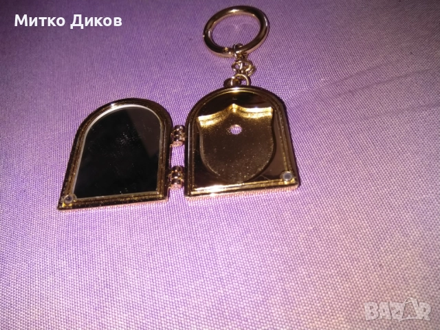 Harry Potter Miniso Hogwarts марков ключодържател нов с вътрешност и огледало, снимка 5 - Колекции - 51515213