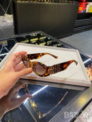 очила с черен обикновен калъф и ув защита miu miu louis vuitton, снимка 2 - Слънчеви и диоптрични очила - 51440784