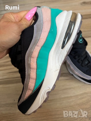 Оригинални маратонки Nike Air Max 95 GS ! 37,5 н, снимка 6 - Маратонки - 53660123