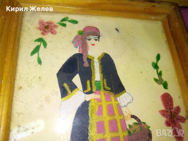 Bulgaria СТАРА ЕТНОГРАФСКИ СУВЕНИР РИСУНКА ДЪРВЕНА РАМКА МОМА във ФОЛКЛОРНА НОСИЯ с ПРЕСТИЛКА 42832, снимка 3 - Картини - 44220428
