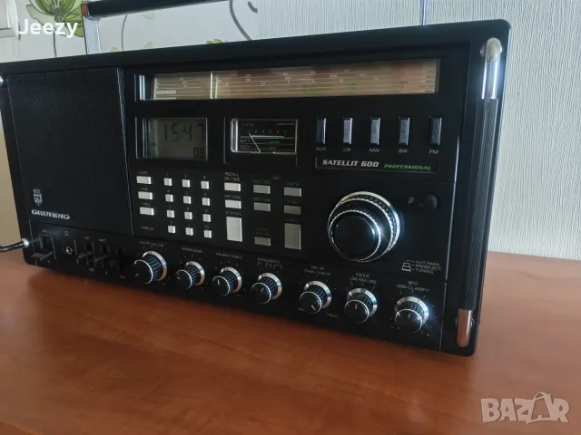 Grundig Satelit 600 Professional, снимка 2 - Радиокасетофони, транзистори - 55740019