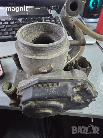 058133063 дроселова клапа Audi A4 1997 1.8